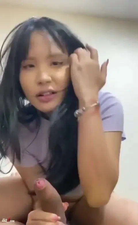 Chị hàng xóm xinh yêu từ lâu nay mới tán được địt tê cu sướng vl, bú mút cu giỏi