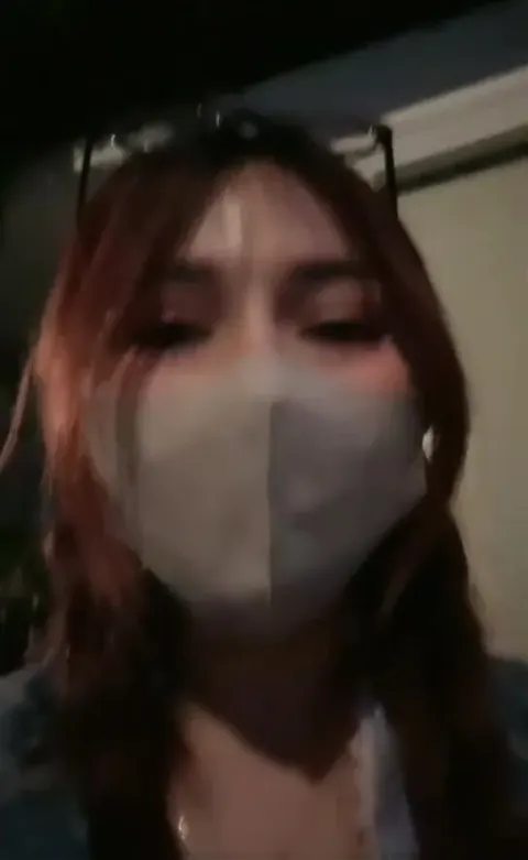 bạo thật ban đêm ra trước cổng người lạ rồi nghịch lồn