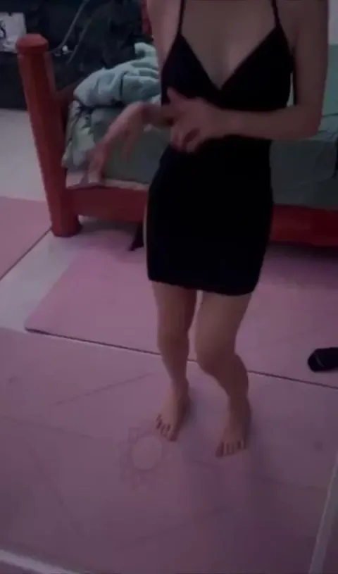 Giúp đỡ nhỏ bạn thân đang dính đồ